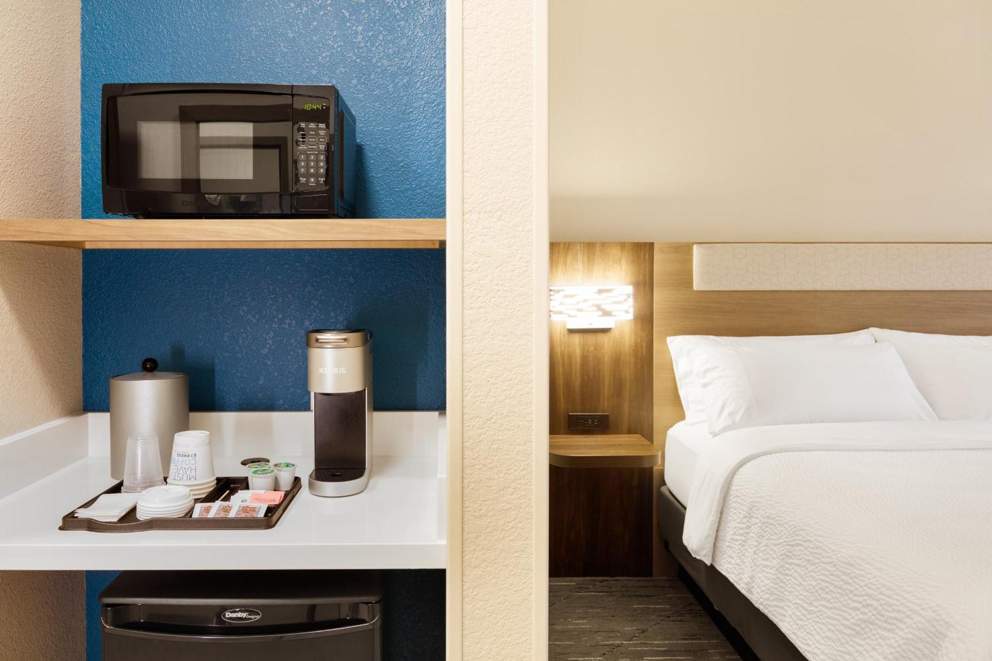 Express & By Ihg Terre Haute
