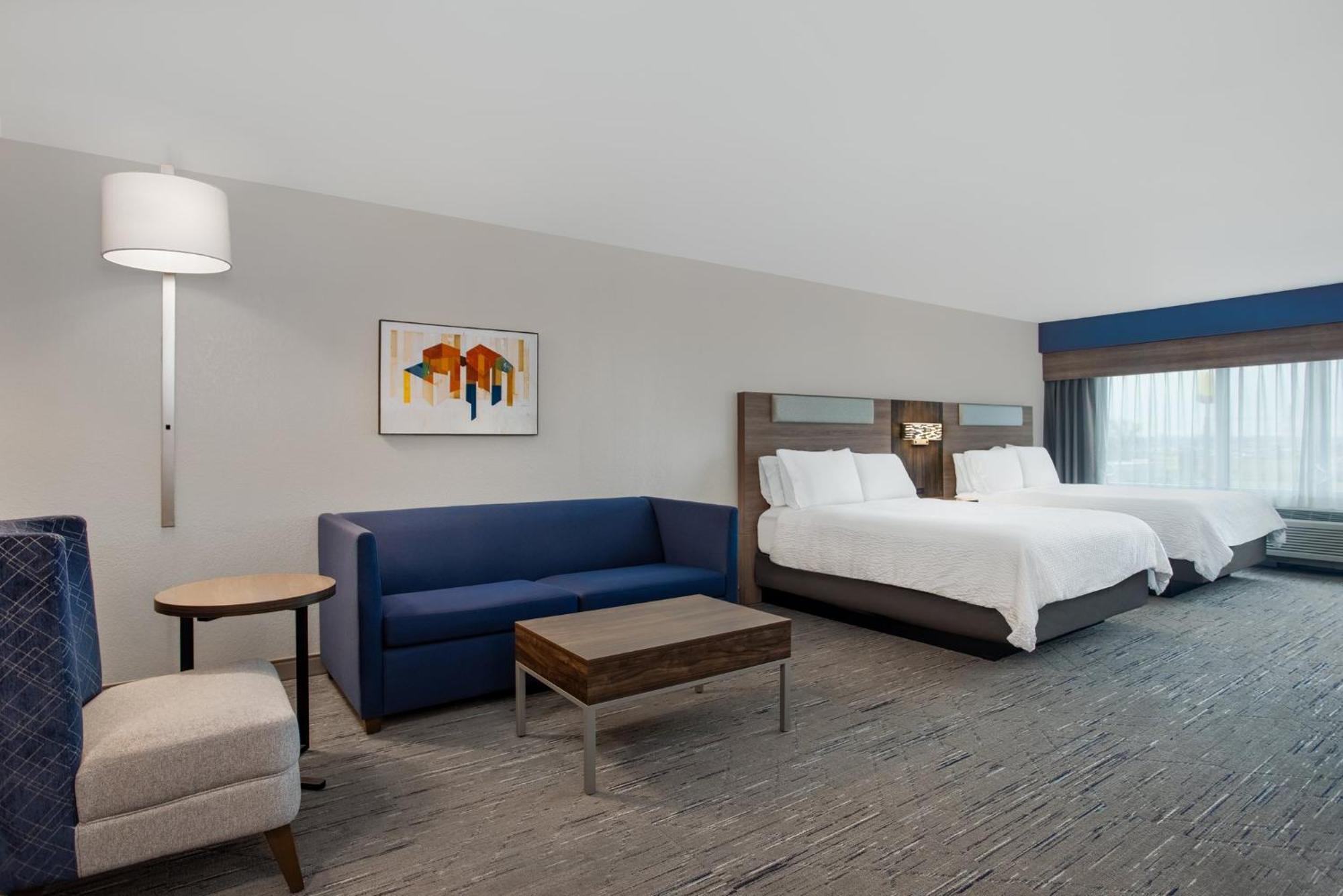 Express & By Ihg 2*