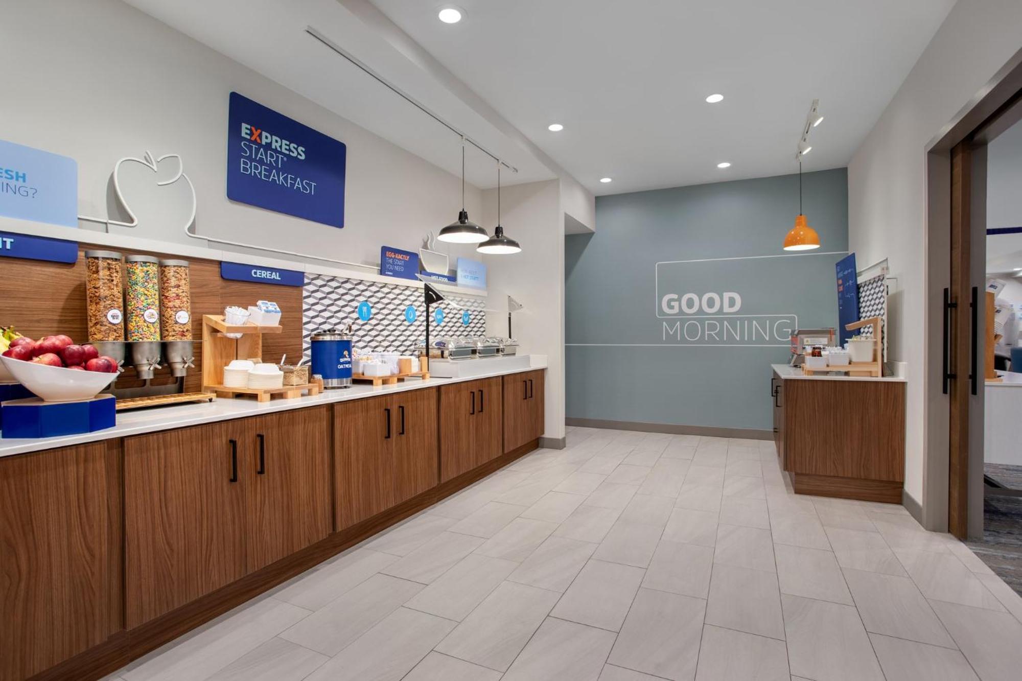 Express & By Ihg 2* Terre Haute