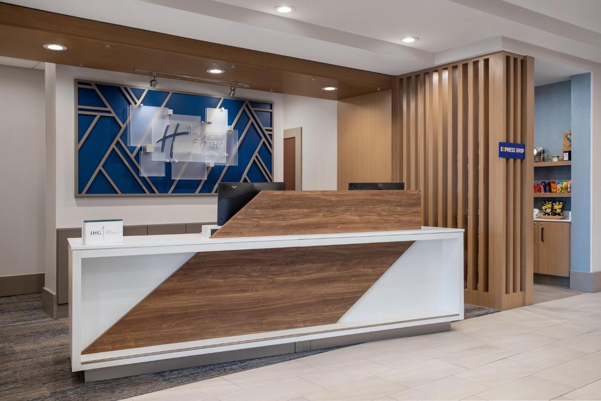 Express & By Ihg 2*