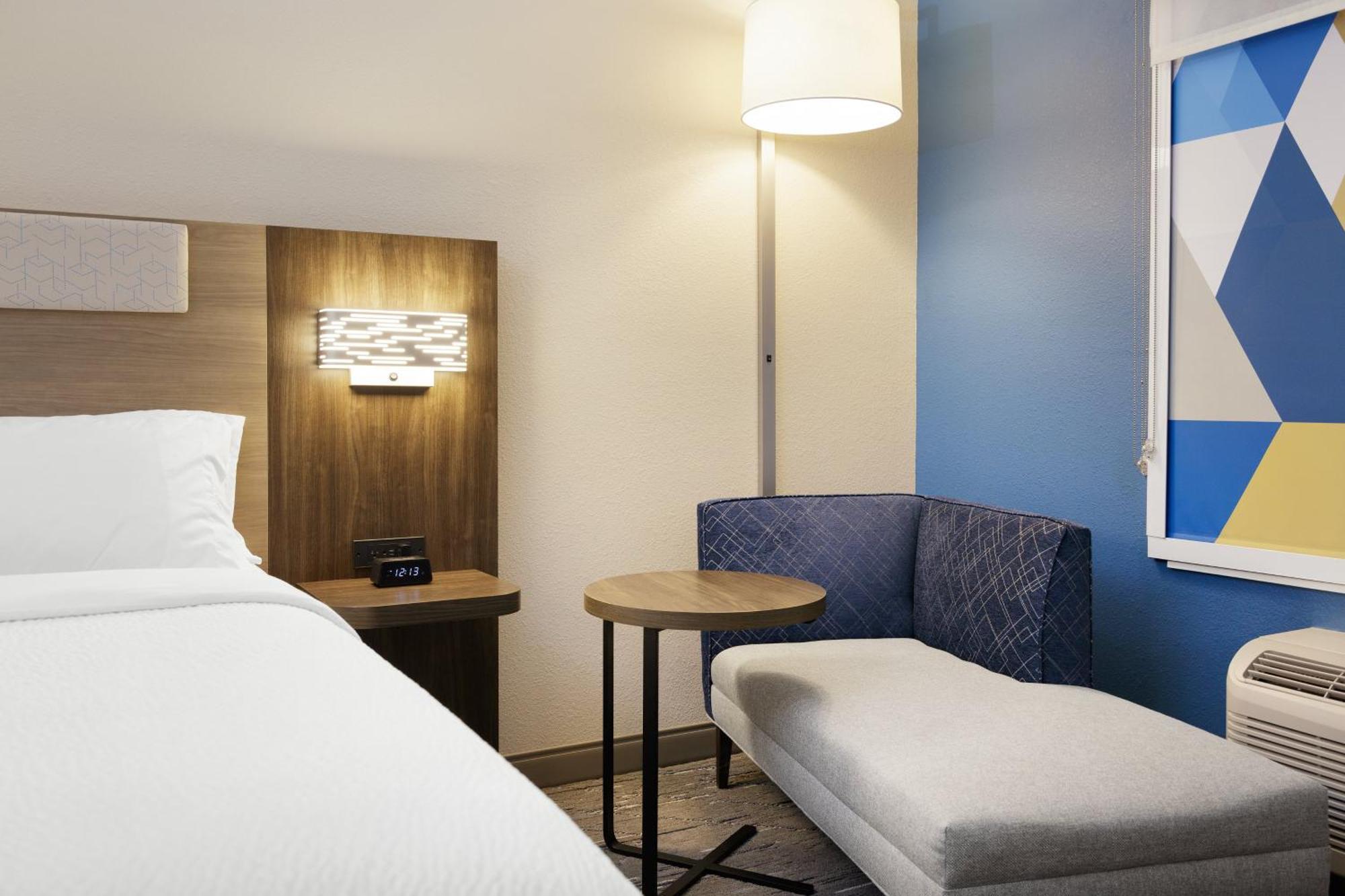 Express & By Ihg