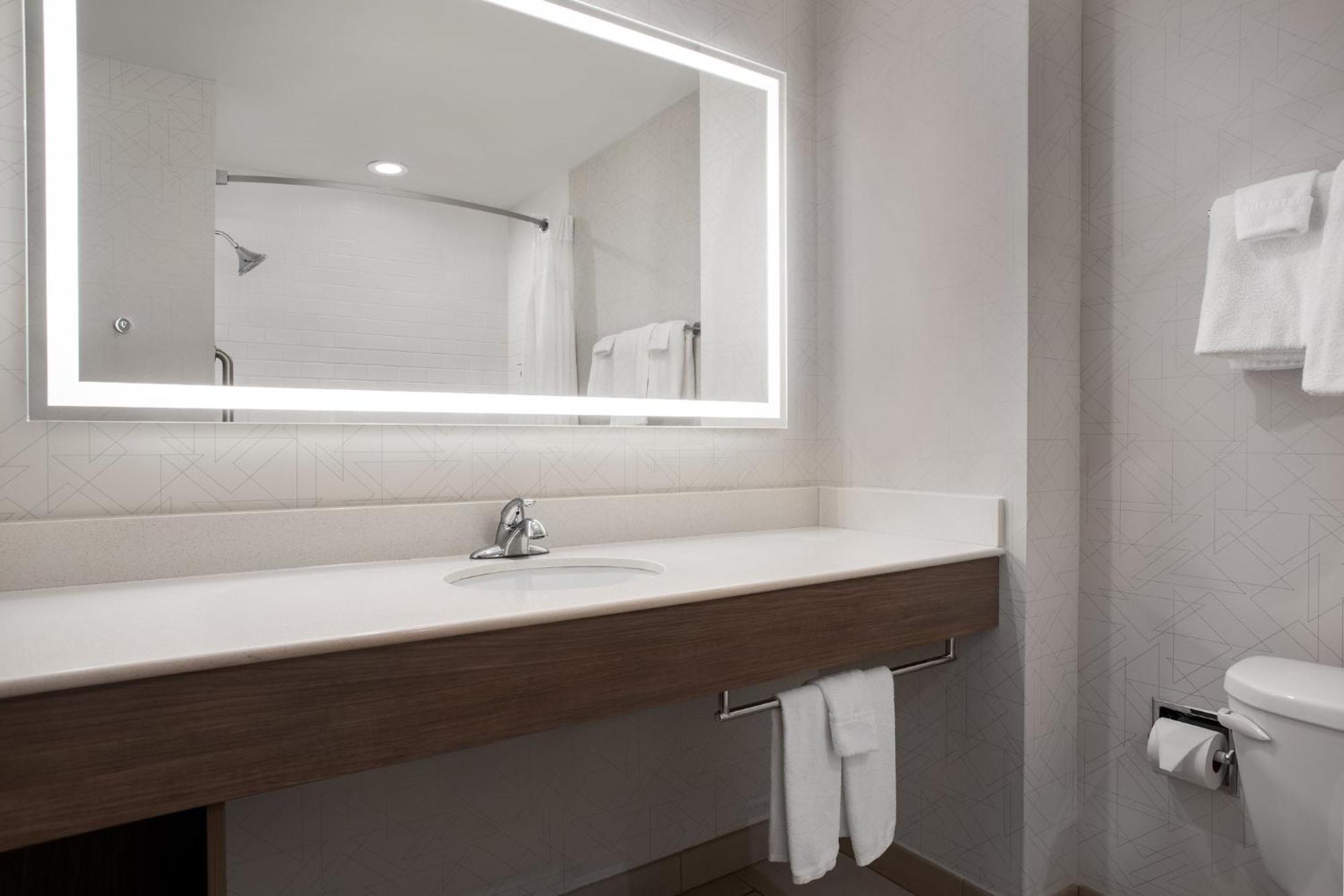 Express & By Ihg