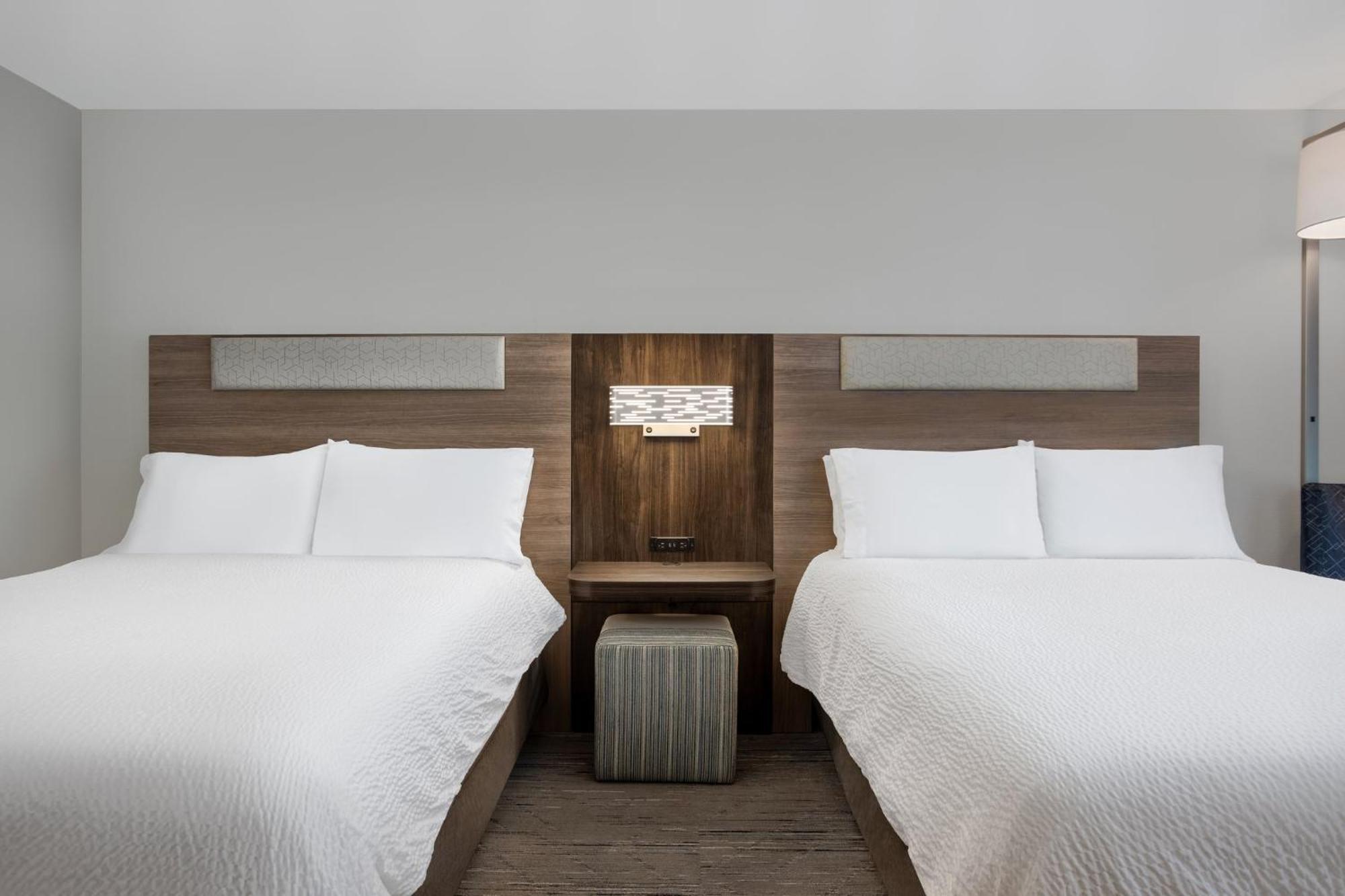 Hotel Express & By Ihg 2*
