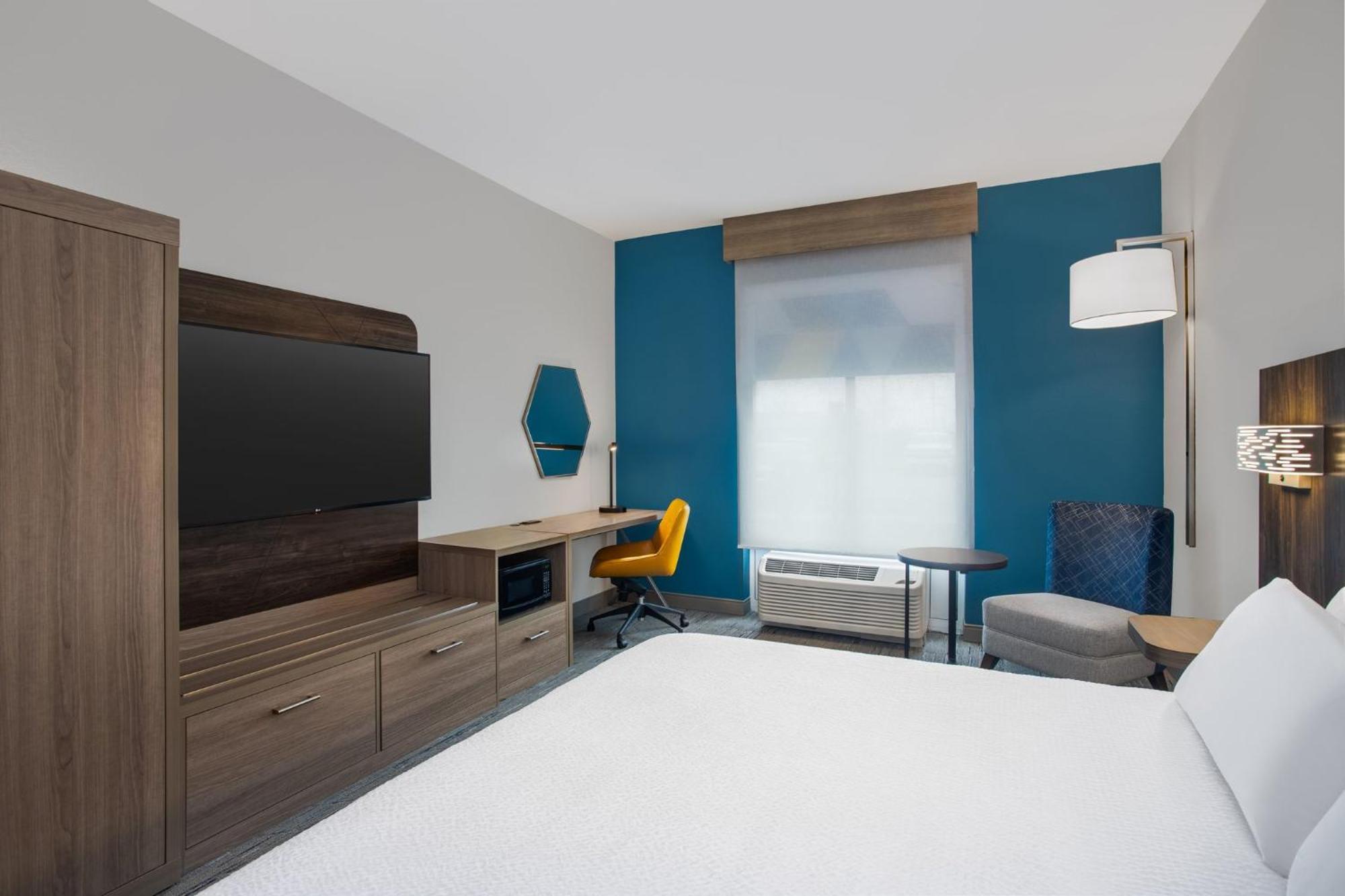 Express & By Ihg 2* Terre Haute