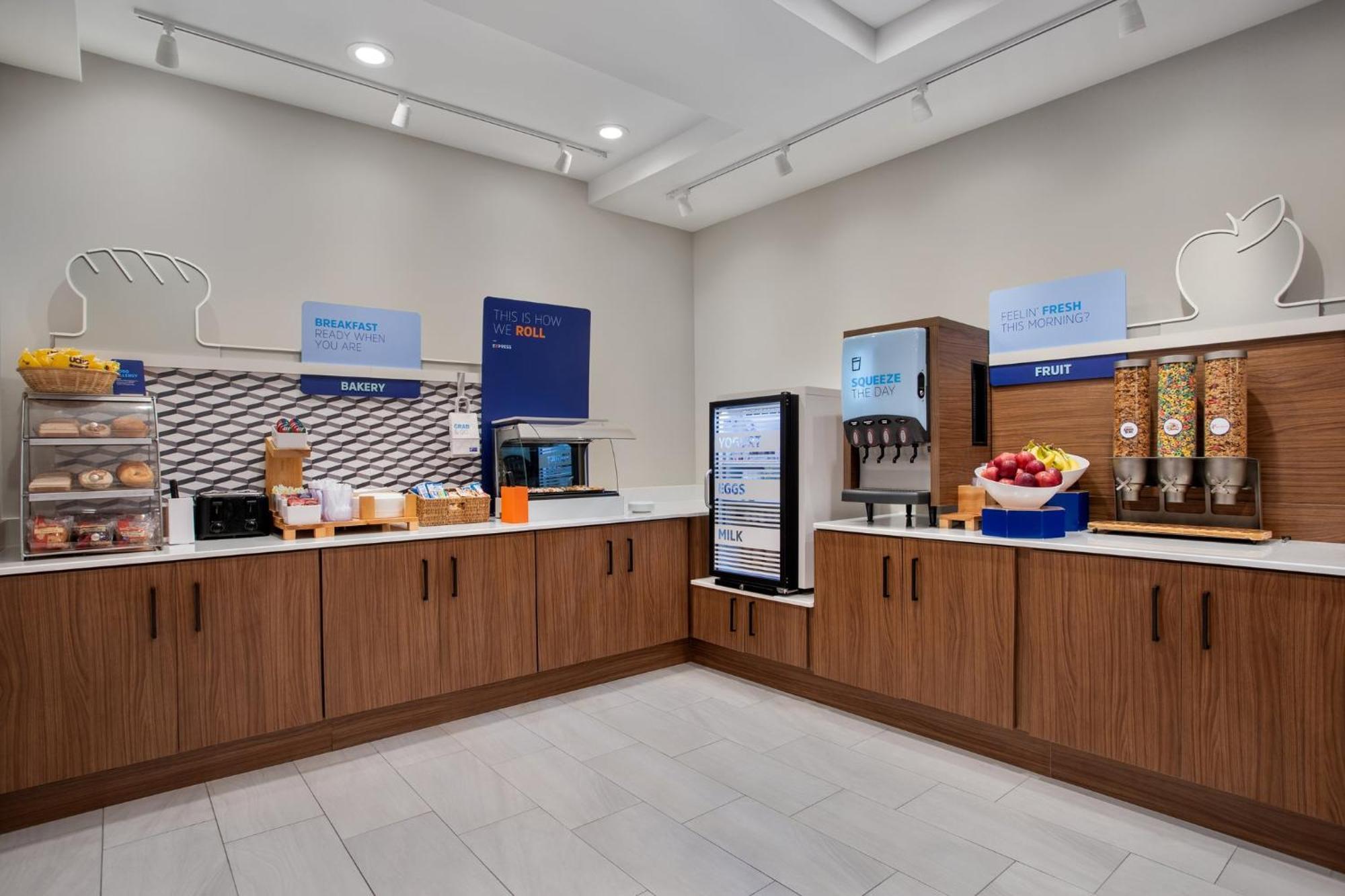 Express & By Ihg